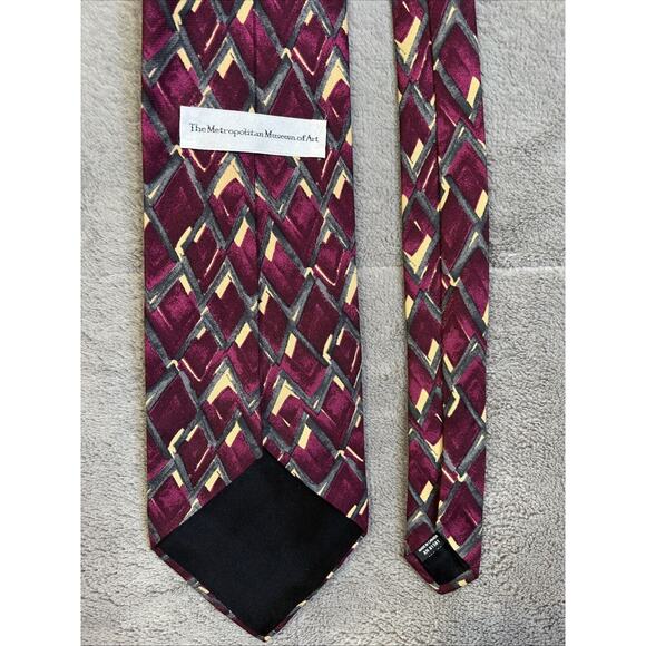 Metropolitan Museum Of Art Tie Silk Maroon Geometric Print 4"x58" - Picture 3 of 4